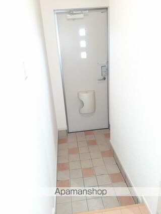 Ｃｈｅｒｒｙ　ｔｒｅｅ[1LDK/45.81m2]の玄関