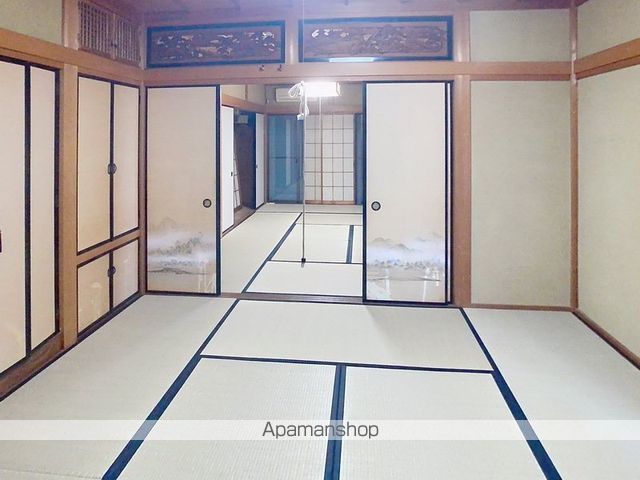 目比町東瀬古戸建ての内装写真