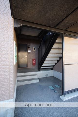 ハイカムール泉A棟の玄関写真