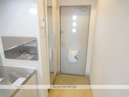 ニノブリーゼ[1K/31.65m2]の玄関