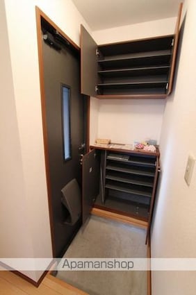 シャトーグリーンＢ棟[2LDK/61.6m2]の玄関