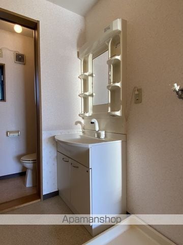 溜屋ハイツIIIの内装写真
