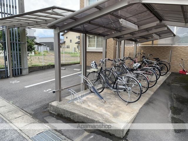レジデンスタツミの玄関写真