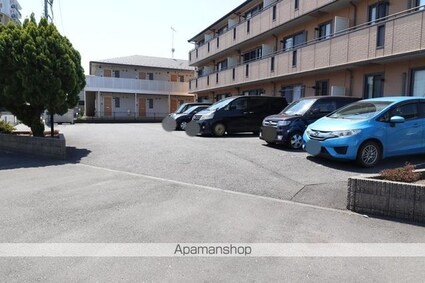 Ｂｒｅｚｚａ[1R/33.62m2]の駐車場2