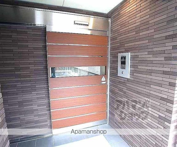 壬生朱雀町マンションの玄関写真