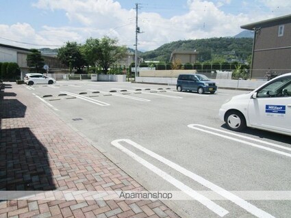 山梨県南巨摩郡富士川町最勝寺[2DK/44.67m2]の駐車場1