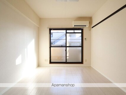 愛知県名古屋市昭和区広路本町１丁目[1R/24.07m2]のリビング・居間