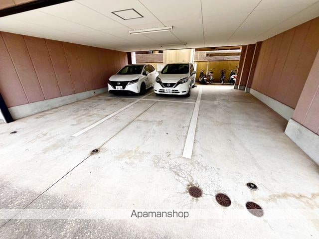 フェリシェカーサおおた[1R/25.13m2]の駐車場1