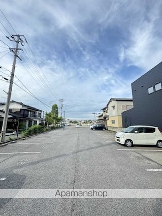 シェレナＧＡＲＤＥＮ[1DK/38.38m2]の駐車場