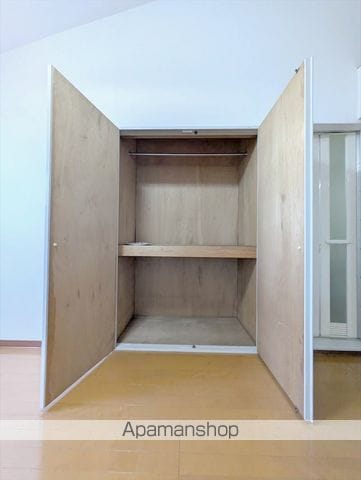 ヴィラ鶴新田 弐番館の内装写真