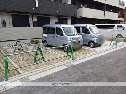 ヒカルサ堺市文珠橋通Ⅱ[1K/27.02m2]の駐車場