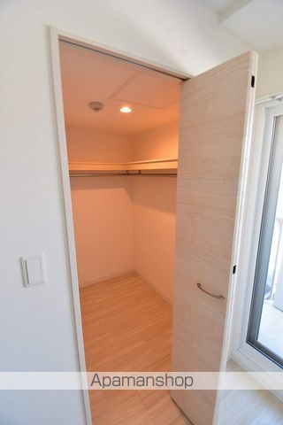 クレステージ西岡の内装写真