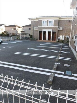 プレシャスコートＫ東松江Ⅰ[2LDK/57.64m2]の駐車場