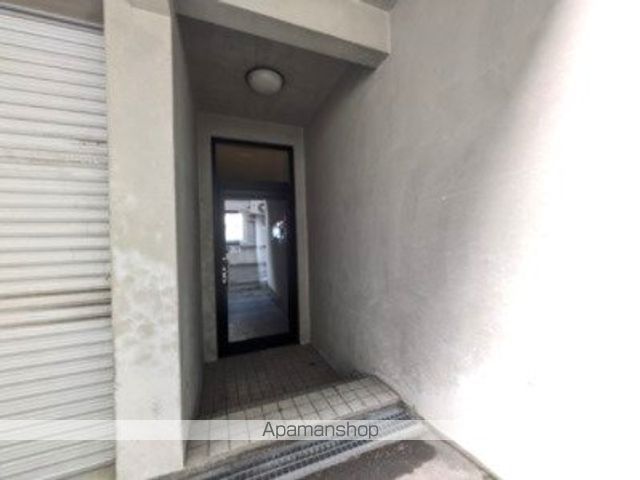 プレシャス6番館の玄関写真