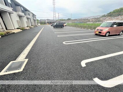 グローリー竹崎　Ⅲ[1LDK/47.67m2]の駐車場