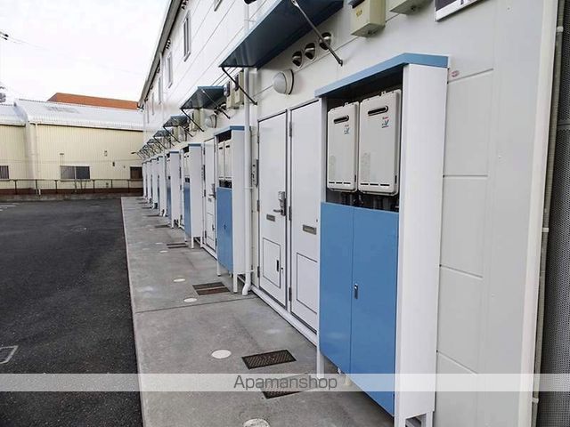 レオパレス葛原の玄関写真