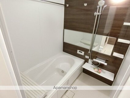 Ｄーｒｏｏｍ　Ｃｉｎｎａｍｏｎ[2LDK/49.01m2]のバス