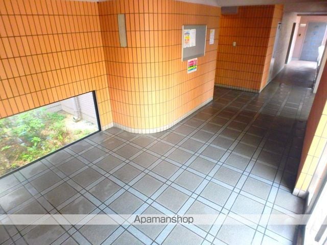 グランデージハヤミの玄関写真