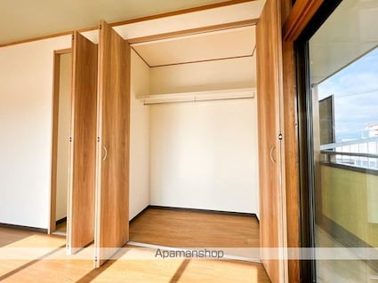 メゾン・ド・宮田[2LDK/81.22m2]の収納