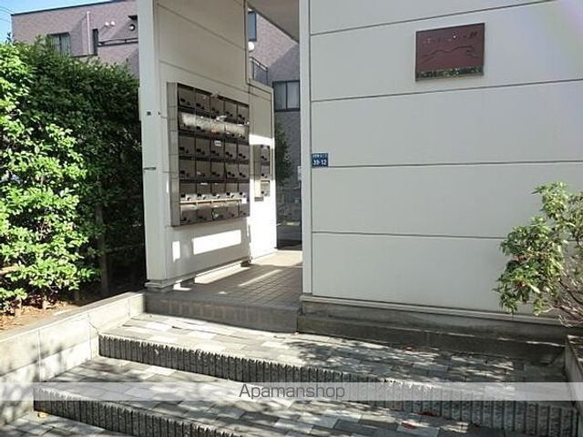 レオパレスエスタの玄関写真