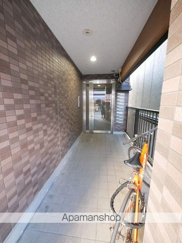 ブロッサム カスガデの玄関写真