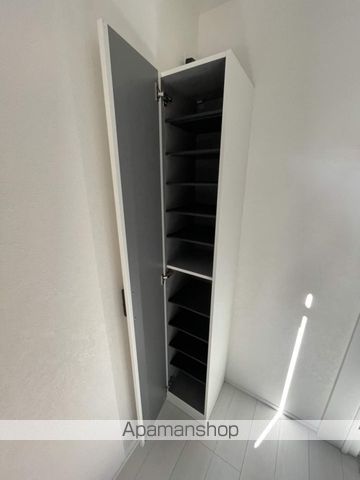 WARREN KOYOIの内装写真