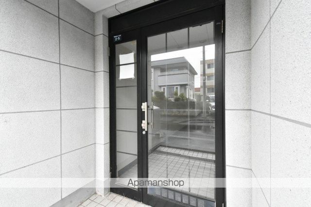 パース南郷の玄関写真