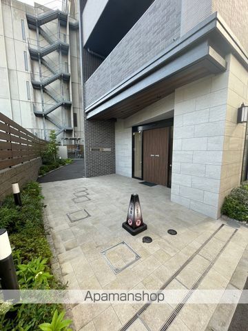 フレンシア四谷左門町の玄関写真