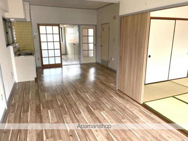 ハイネス吉信の内装写真
