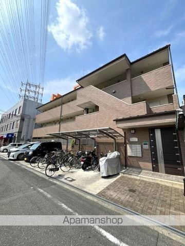アンプルールフェールバレルコートの外観写真