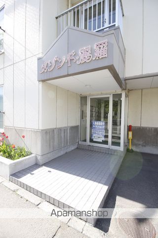 メゾンド麗羅の玄関写真