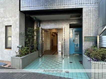 東京都世田谷区世田谷１丁目[1R/18m2]のエントランス2