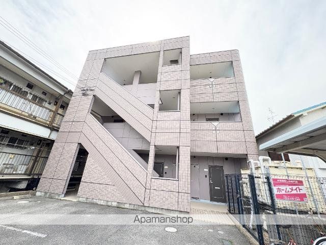 梅町マンションの外観写真