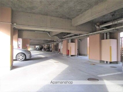 ダイアパレス長野大通り[1K/22.4m2]の駐車場