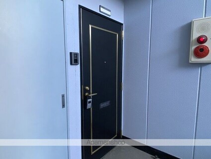 サンモデスト[2LDK/62.93m2]のエントランス