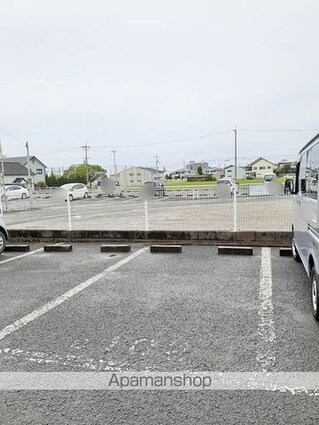 メゾン紀伊Ⅱ[2DK/46.13m2]の駐車場