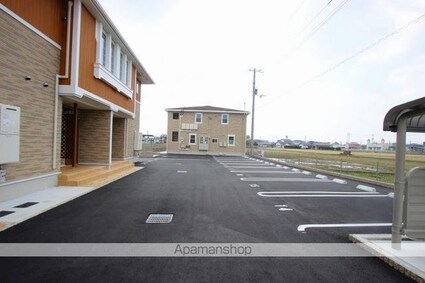 ルーベル春日Ａ[2LDK/57.21m2]の駐車場