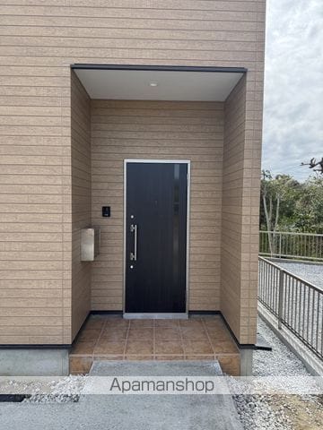 ゆずり葉墨俣貸家Cの玄関写真