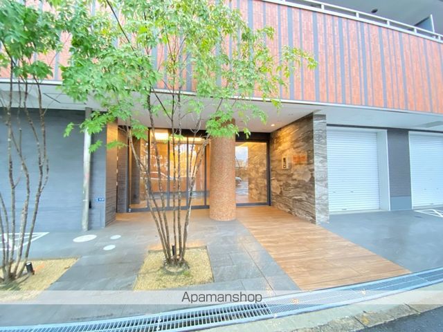 プリエール高井田の玄関写真