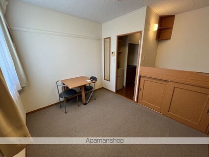 レオパレスラ　プランタン　Ⅱ[1K/19.87m2]のリビング・居間2