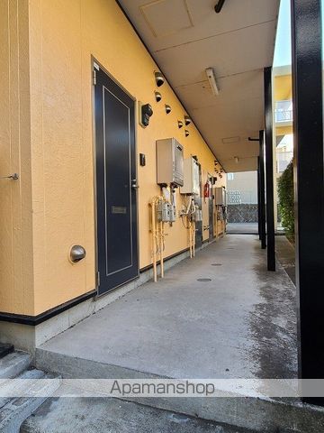 ポプラコートの玄関写真