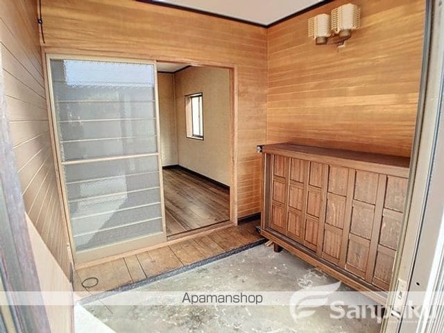 松山市 2階建 築68年の内装写真
