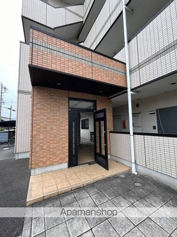 フォレストスクエア シバタの玄関写真