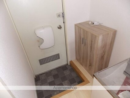 エバーグリーン[1R/20m2]の玄関