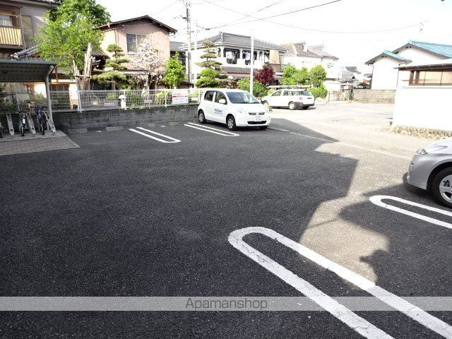 【昭島市田中町のアパートの写真】