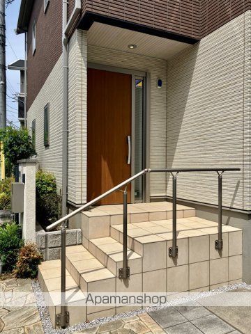 鶴瀬西戸建の玄関写真
