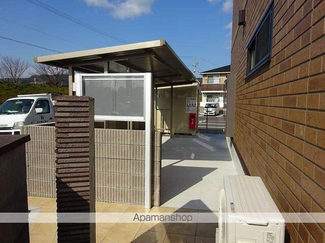 和歌山県和歌山市園部[2LDK/69.51m2]の共用部1