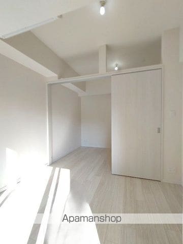 クレストコート江坂垂水町の内装写真