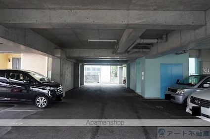 ｏｎｅ[1LDK/40m2]の駐車場1