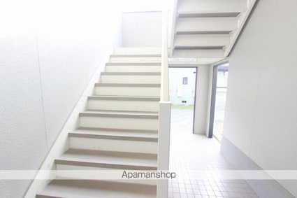 グリーンヒルズ太田　Ａ・Ｂ・Ｃ棟[2LDK/52.84m2]の共用部1